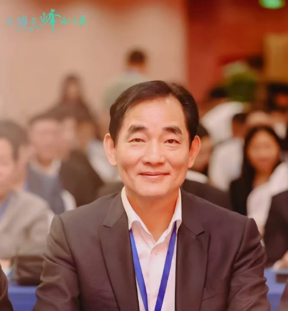 北京淮安企业商会参加“AI时代民营经济发展新机遇”——2025京华苏商座谈会